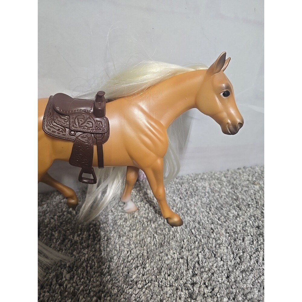 Breyer Reeves Tan Palomino Horse Pony with Saddle #0921PNY   Blonde Mane - Picture 2 of 14